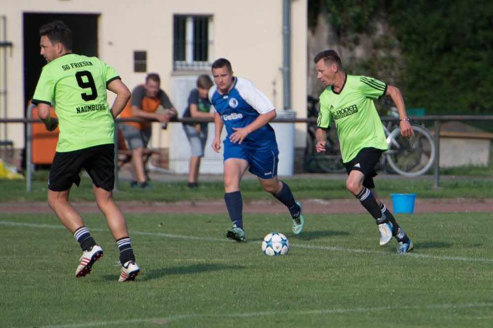Aktivposten: Thomas Döring (r.) und Dreifach-Torschütze Daniel Götze (l.).