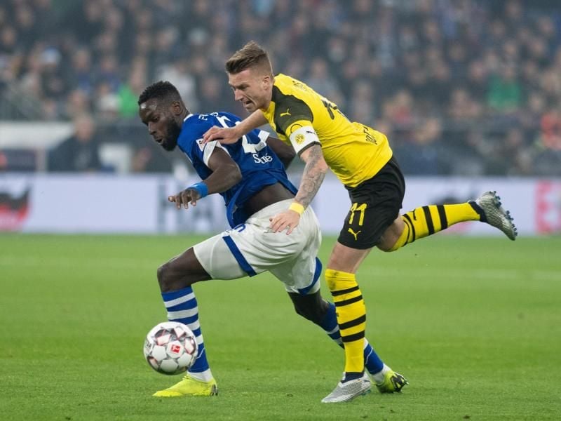Im Derby zwischen Schalke und Borussia Dortmund ist immer Brisanz. Foto: Bernd Thissen/dpa