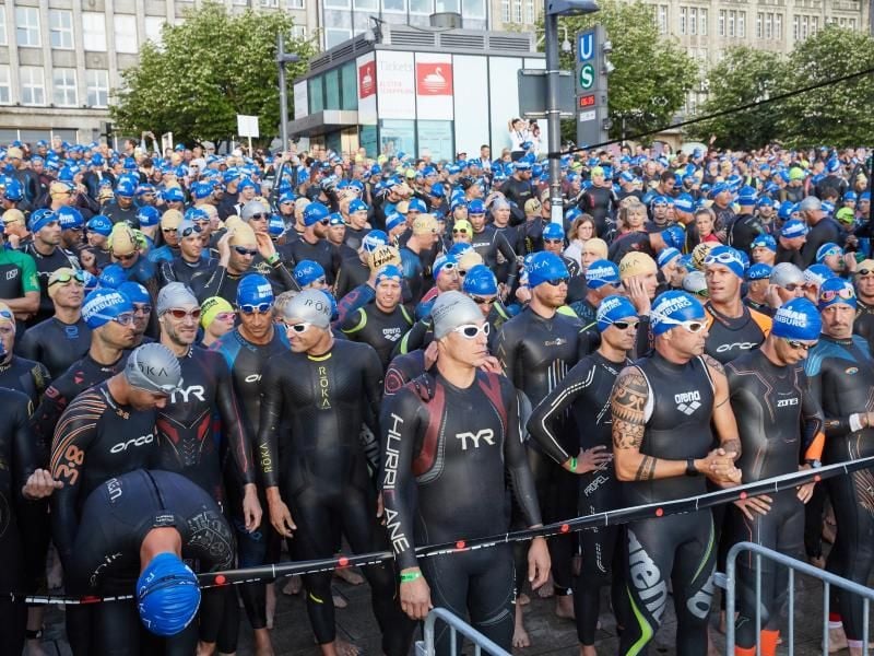 Die Triathlon-Elite trifft sich am ersten September-Wochenende in Hamburg. Foto: Georg Wendt/dpa