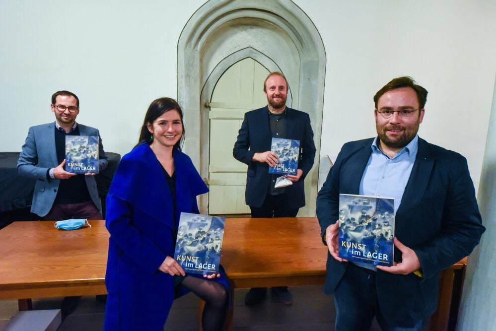 Jan Stenzel, Marie-Therese Mäder, Christian Drobe und John Palatini (v.l.) haben gemeinsam an dem Buch mitgewirkt.