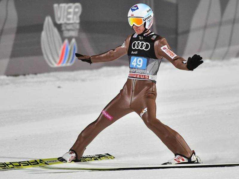 Kamil Stoch hat mit dem Tagessieg beim letzten Springen die Vierschanzentournee gewonnen. Foto: Barbara Gindl