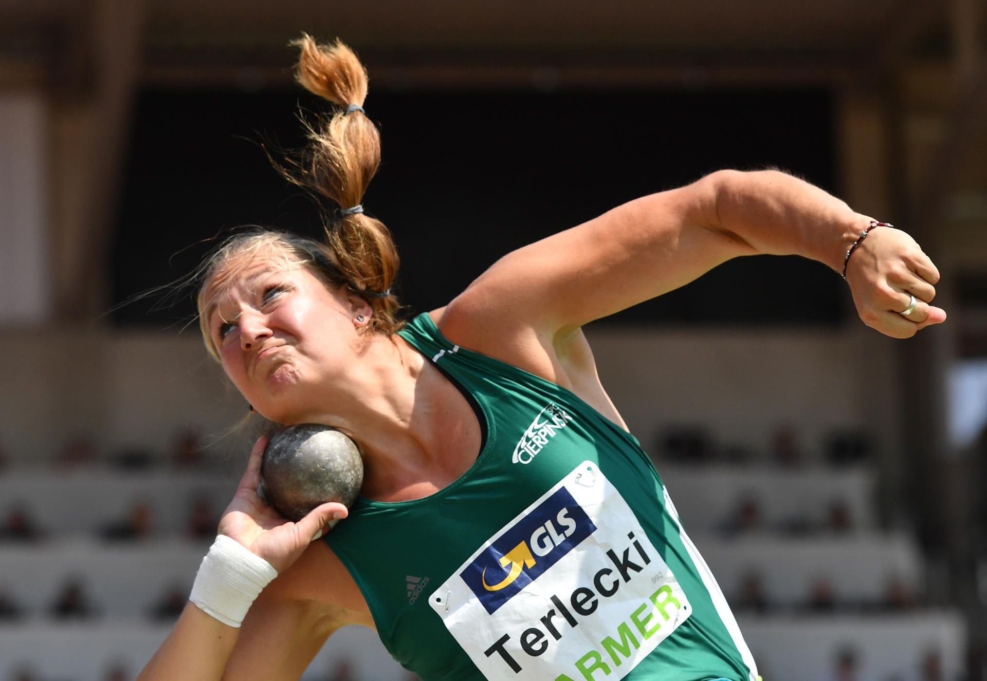 Kugelstoßerin Josephine Terlecki in Aktion im DM-Finale der Frauen.