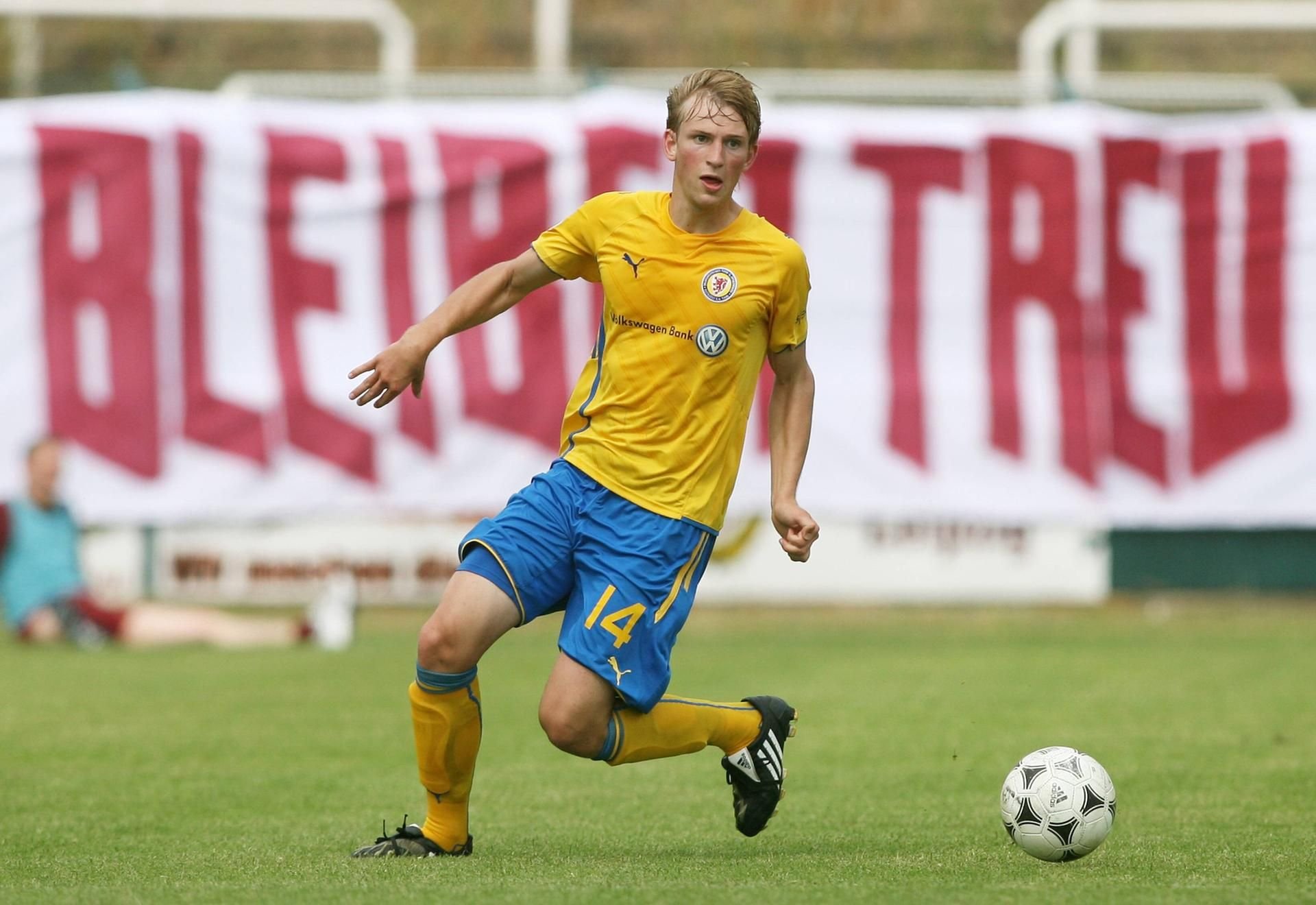 Der junge Jan Washausen 2009 im Trikot von Eintracht Braunschweig.
