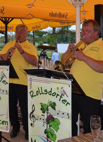 Die Rollsdorfer Musiker.