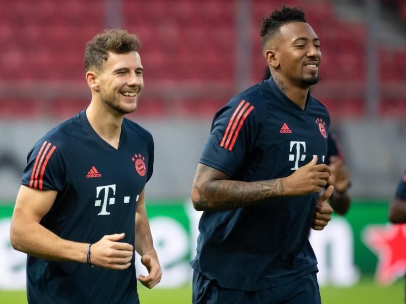Nicht immer eitel Sonnenschein: Leon Goretzka (l) und Jerome Boateng sollen beim Training eine Auseinandersetzung gehabt haben. Foto: Sven Hoppe/dpa