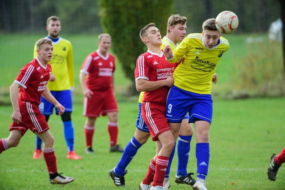 A-Junior Marvin Schültke (r.) brachte die Unstrutstädter in Front.