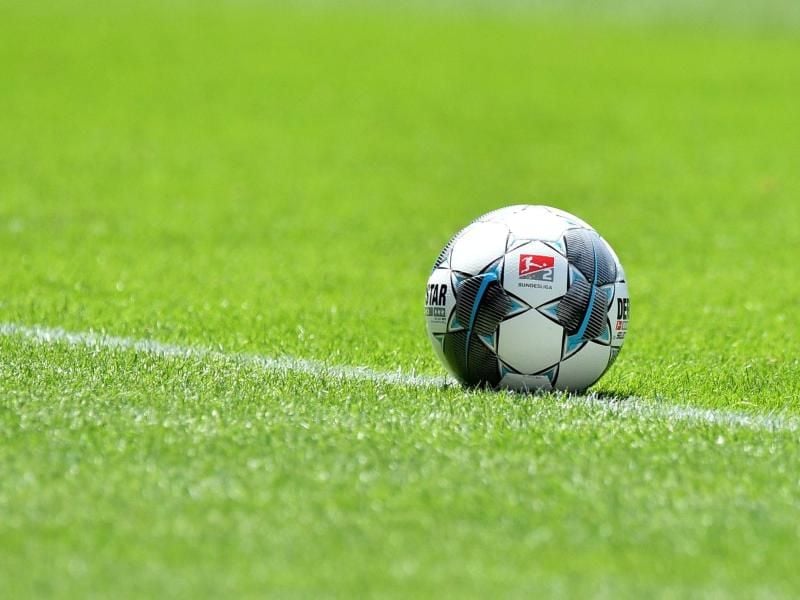 Die „Taskforce Zukunft Profifußball” soll für einen Wertewandel im überhitzten Profigeschäft sorgen sollen. Foto: Sebastian Widmann/Getty-Pool/dpa
