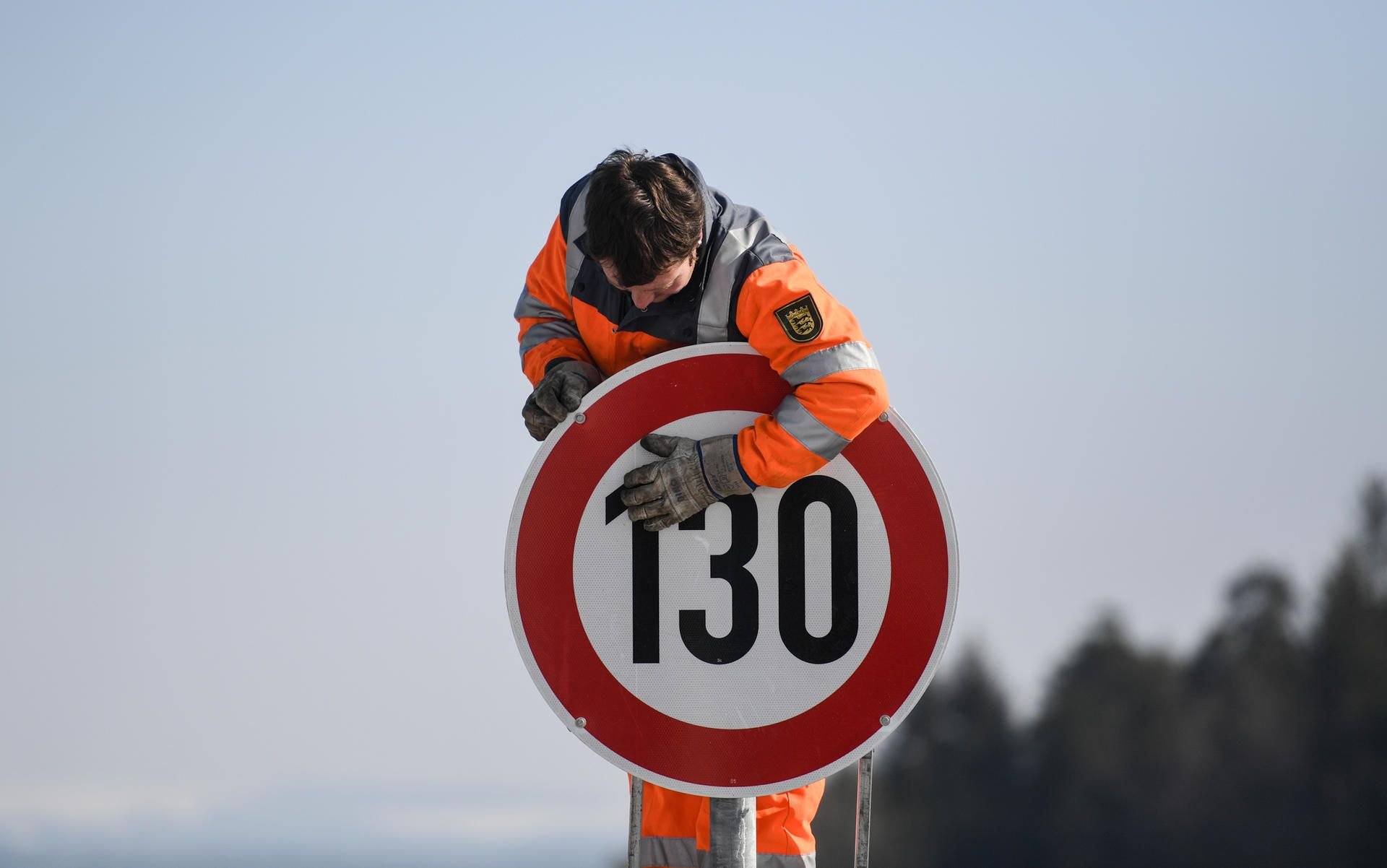 Sachsen-Anhalts Landesregierung hat keine einheitliche Position zu einem generellen Tempolimit auf Autobahnen.