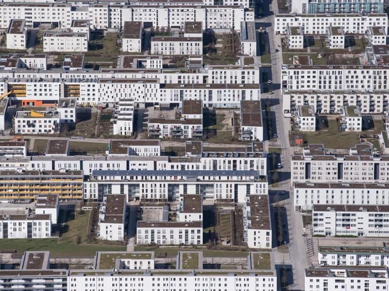 Die Maßnahmen gegen die Ausbreitung des Coronavirus führen bei vielen zu finanziellen Engpässen. Die Miete kann da zu einem Problem werden. Foto: Sven Hoppe/dpa/dpa-tmn