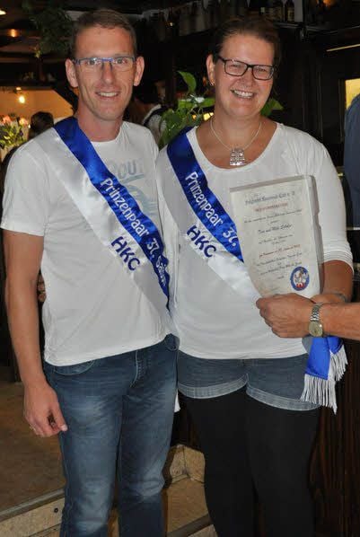 Tina und Mike Schulze sind in der 37. Saison des Holzdorfer Karnevalsclubs das Prinzenpaar.
