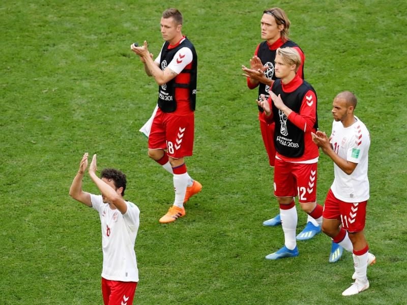 Die dänischen Spieler haben noch gute Chancen auf das Achtelfinale. Foto: Efrem Lukatsky/AP