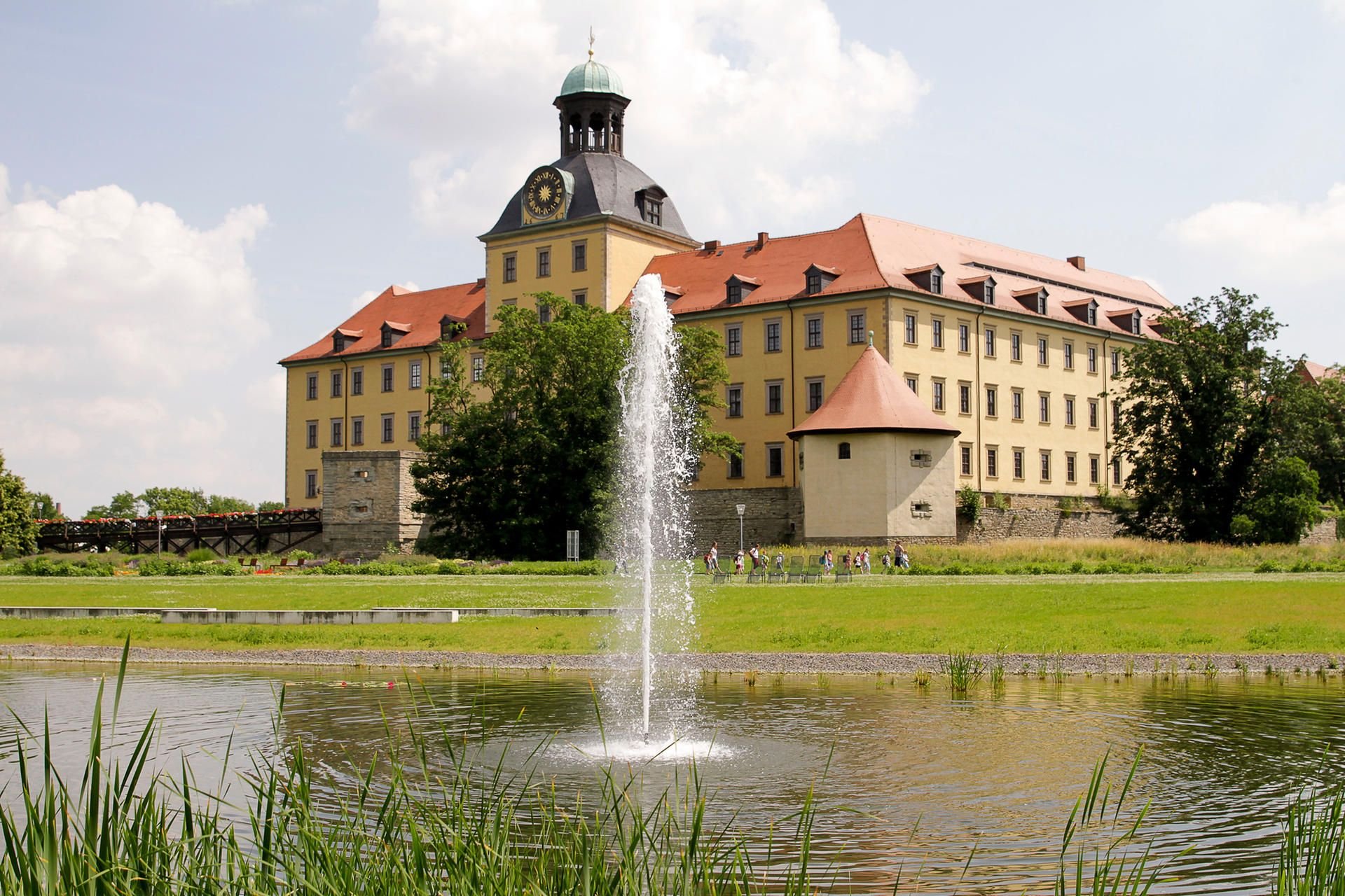 Schloss Moritzburg und der Schlosspark.