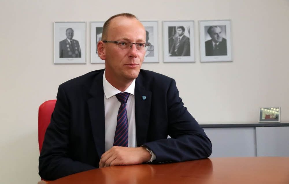 Sangerhausens Oberbürgermeister Sven Strauß nimmt eine schnellere Aggressivität gegenüber Politikern, vor allem im Internet, wahr.