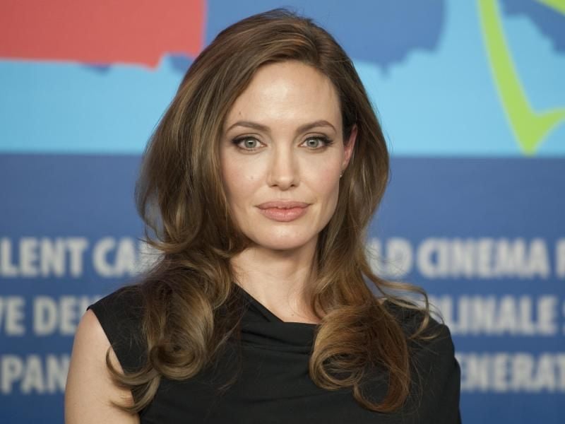 Wenn es hart auf hart kommt, springen Frauen wieder ein: Angelina Jolie. Foto: Sebastian Kahnert/PA/ dpa