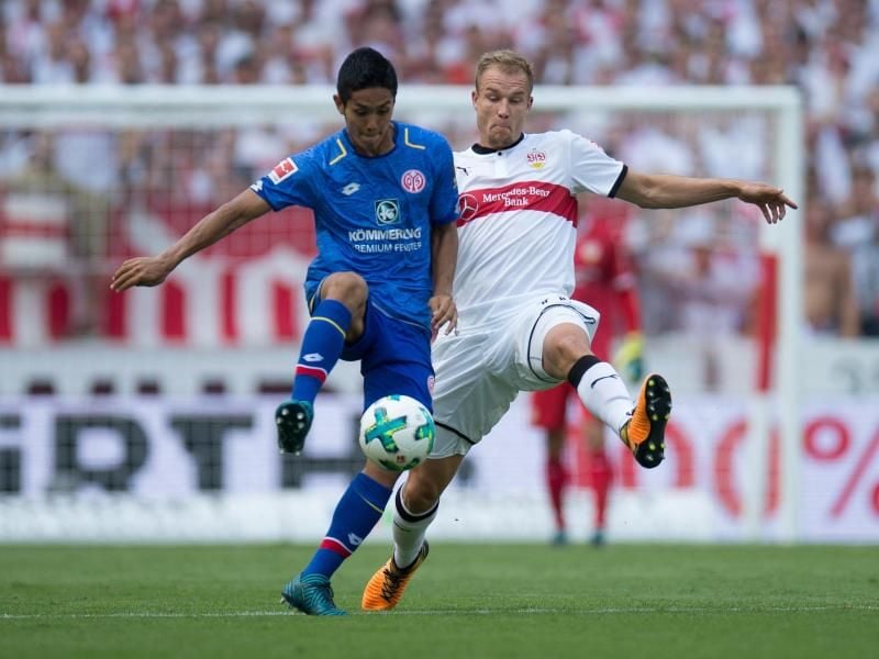 Stuttgarts Holger Badstuber (r.) steht gegen Gladbach wieder zur Verfügung. Foto: Deniz Calagan
