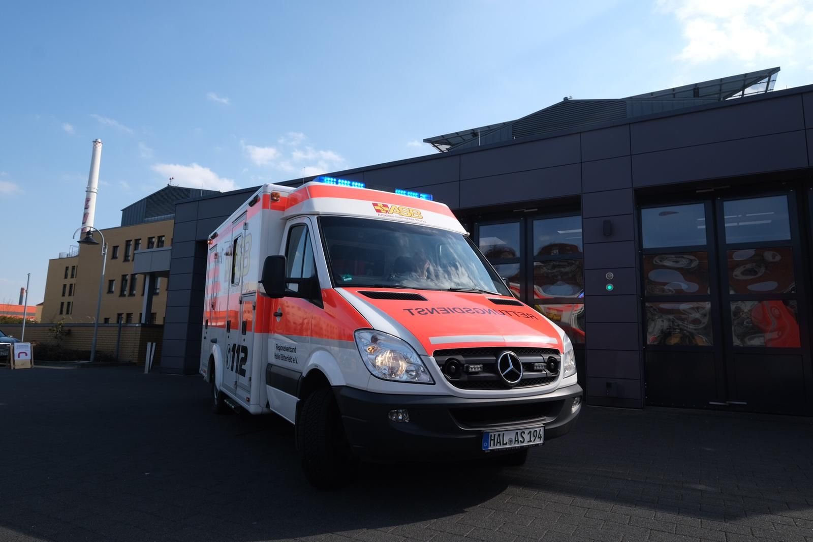 Ankunft der an Corona erkrankten Italiener im Klinikum Bergmannstrost