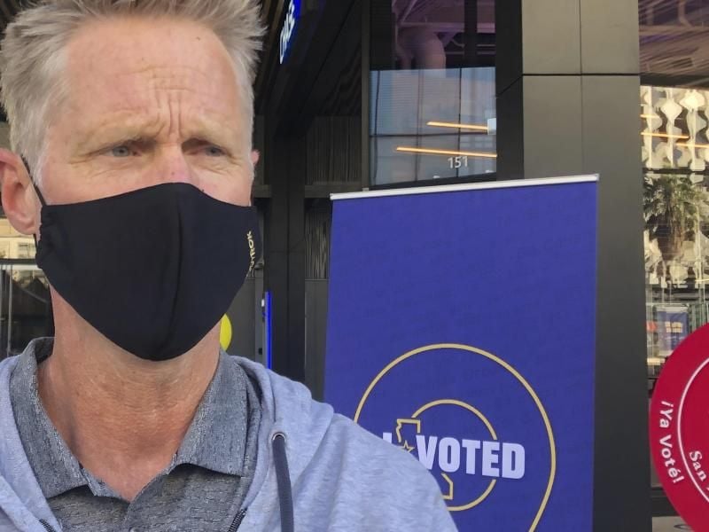 Erinnert die US-Bürger an ihre Möglichkeit zur Wahl: NBA-Coach Steve Kerr. Foto: Janie Mccauley/AP/dpa