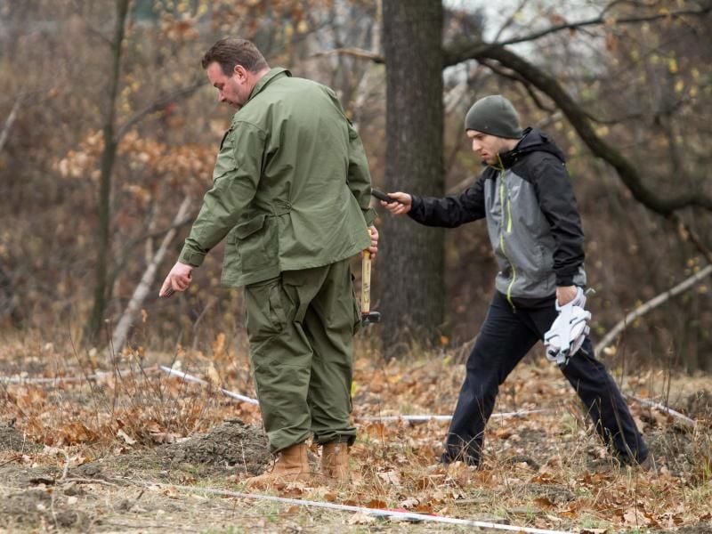 Andreas Richter (l.) will den angeblichen Nazi-Goldzug entdeckt haben. Foto: Wojtek Kaminski/Archiv