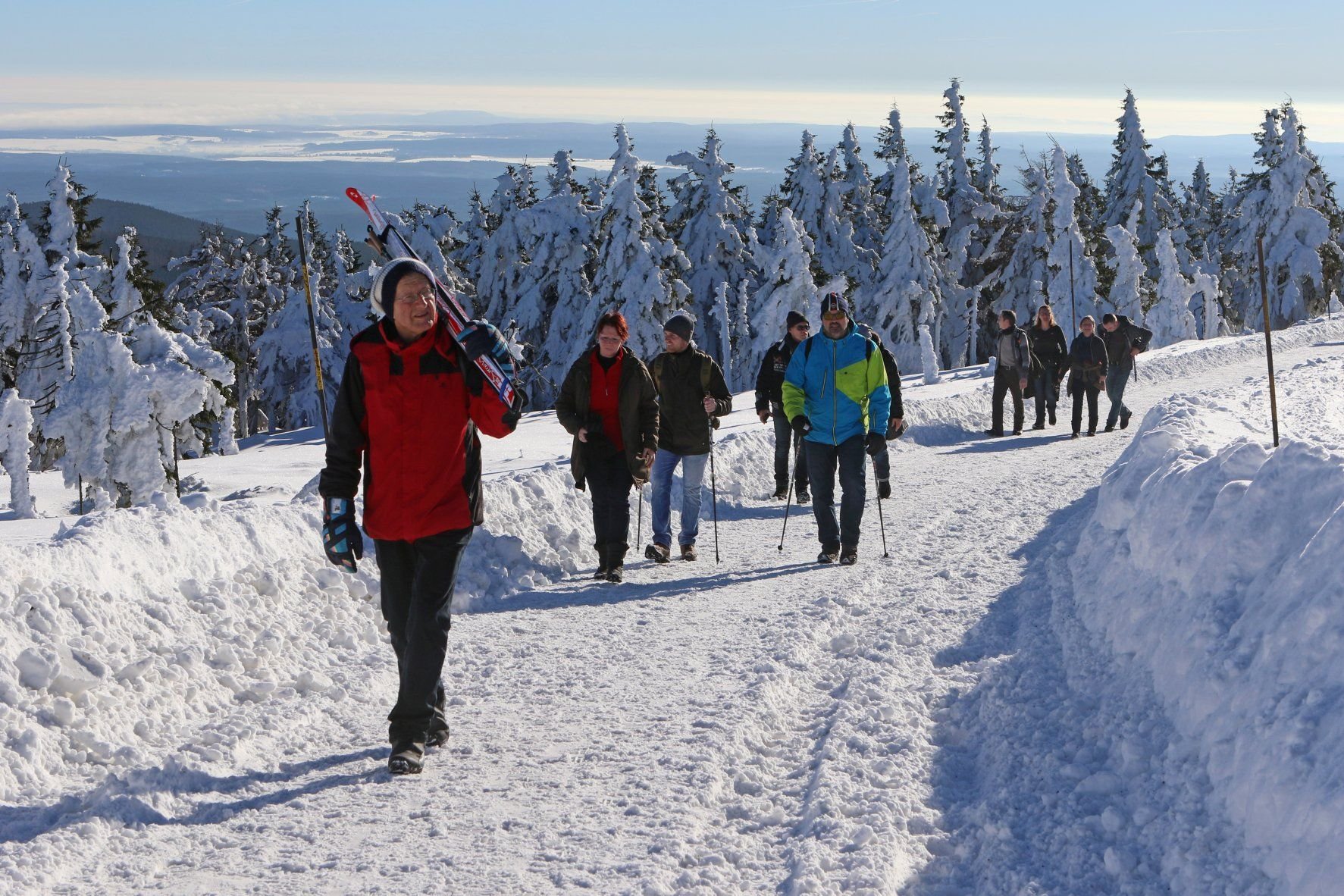 Wer im Winter im Harz wandern geht, sollte auf die Beschilderung achten. Voraussetzung dafür ist, dass entsprechende Schilder angebracht sind.