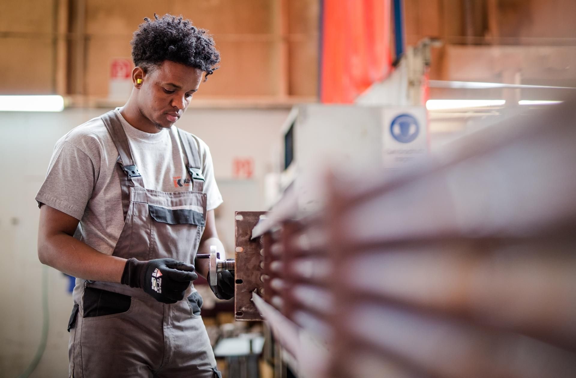 Ugaas Ziad, Praktikant bei der Firma „Kühner Wärmetauscher“