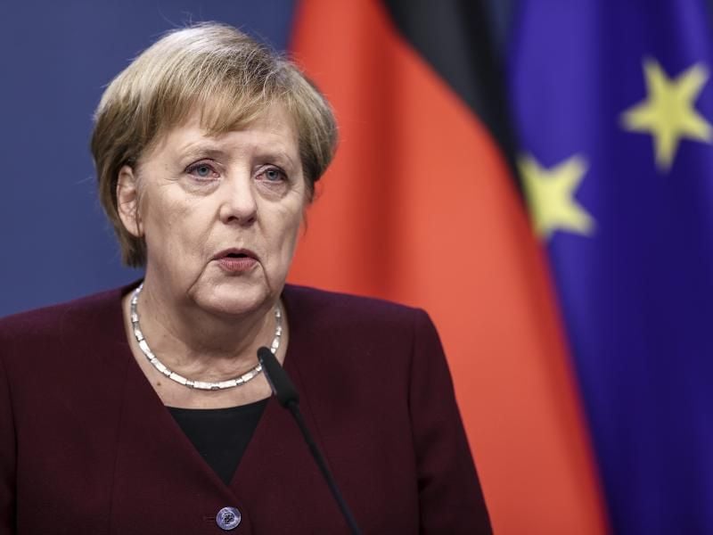 In ihrem Podcast warnt Bundeskanzlerin Angela Merkel: „Es stehen schwierige Monate bevor.”. Foto: Kenzo Tribouillard/AFP Pool/AP/dpa