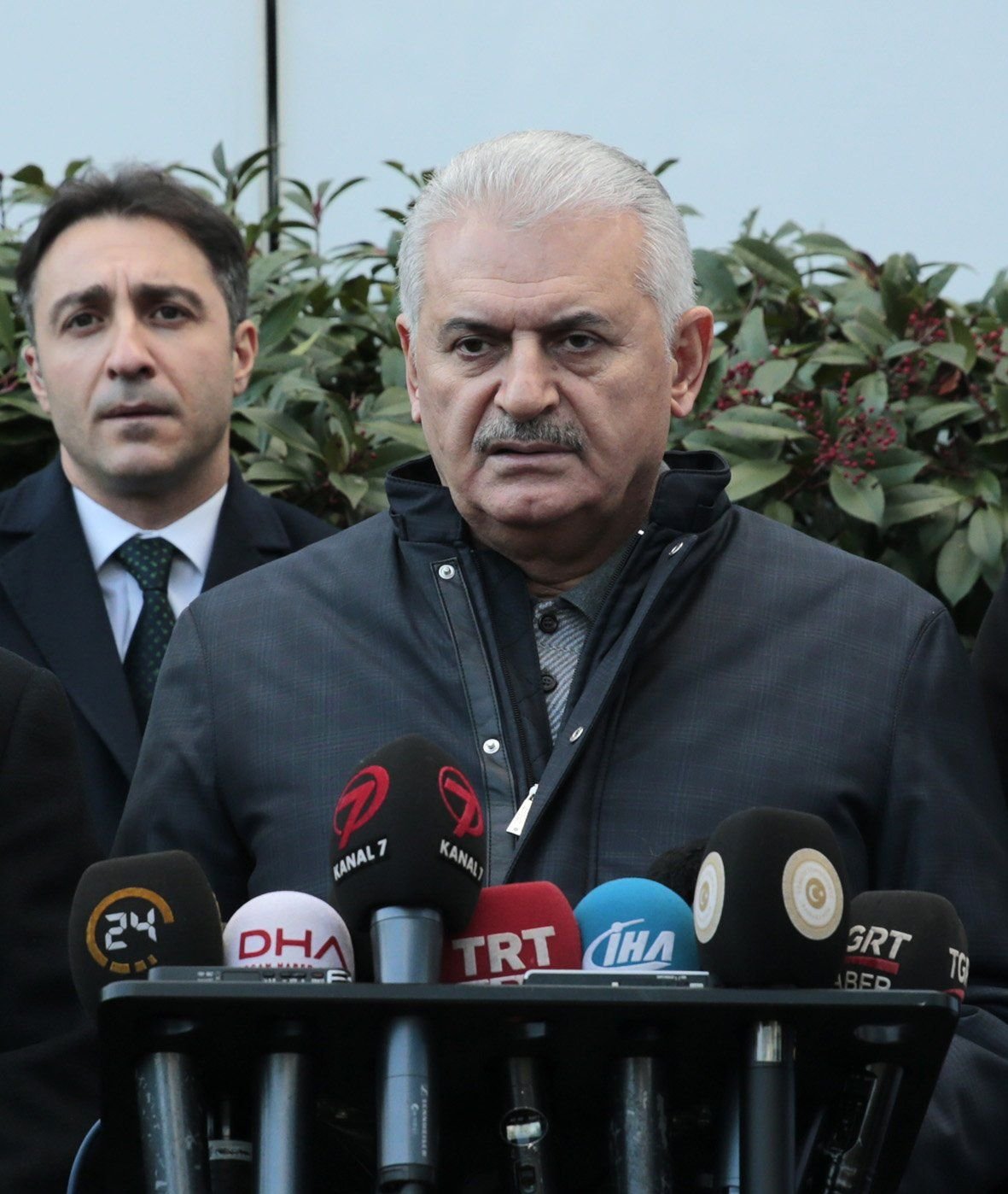 Der türkische Ministerpräsident, Binali Yildirim, (Bild) bestreitet die Aussagen das der Angreifer ein Weihmannkostüm getragen habe.