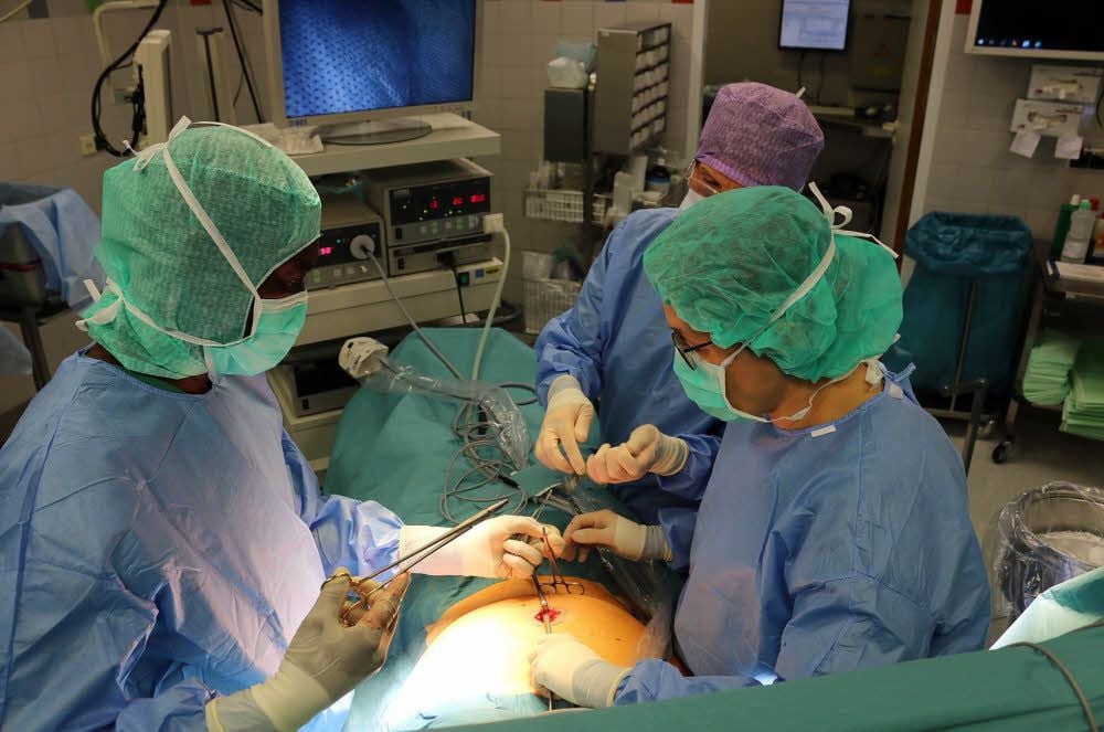 Minimalinvasiver Eingriff bei einem Leistenbruch: In der Helios-Klinik Köthen eine der am häufigsten ausgeführten Operationen.
