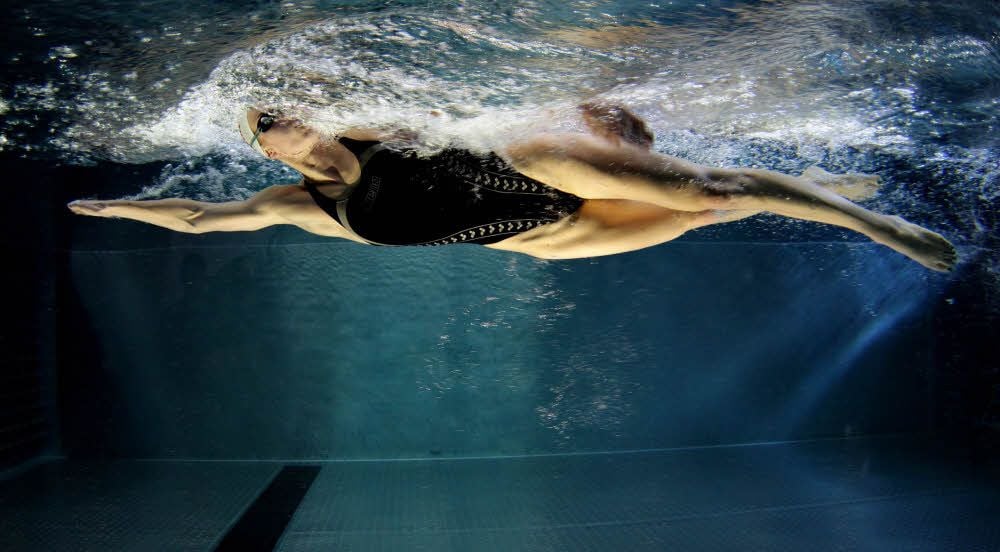 Halle hat eine moderne Schwimmhalle - hier Ex-Topathletin Daniela Schreiber im Strömungskanal. Beste Voraussetzungen also für einen Stützpunkt.