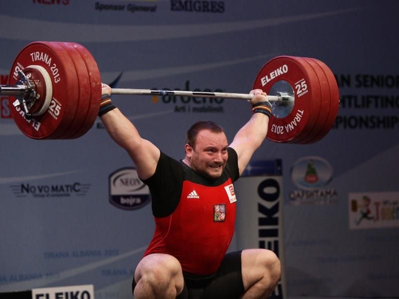 Jiri Orsag bewältigte im Superschwergewicht eine Zweikampflast von 413 Kilogramm. Foto: Armando Babani/epa
