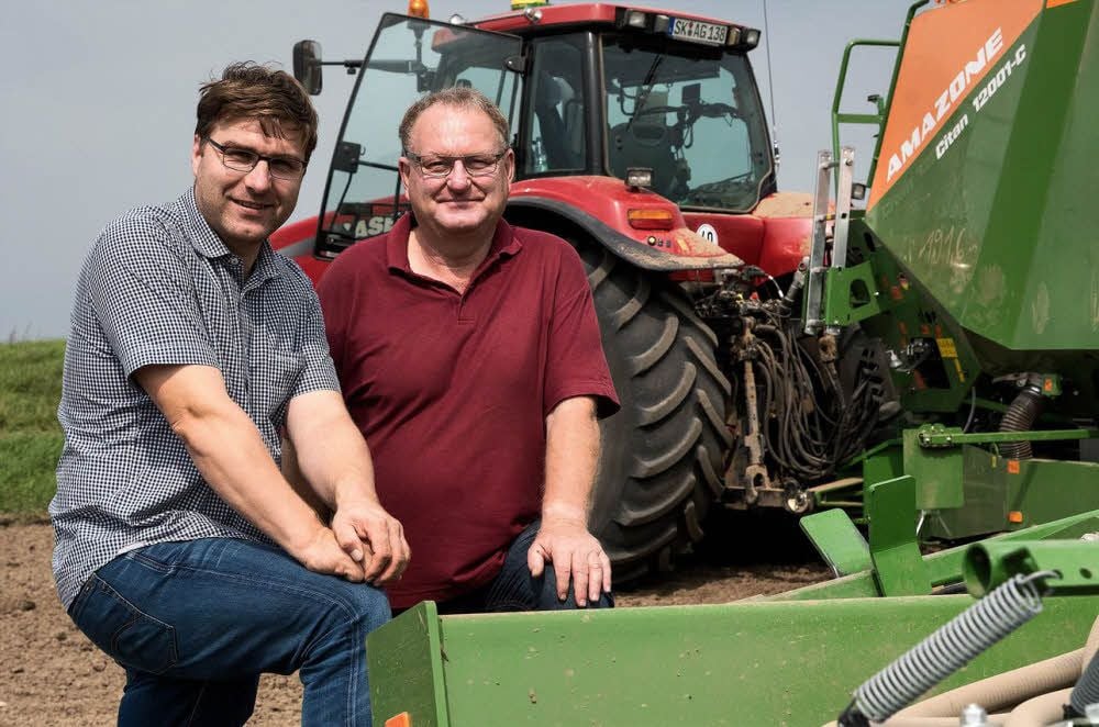 Matthias und Bernd Ulrich haben einige Jahre zusammengearbeitet. Nun geht der Vater in Rente.