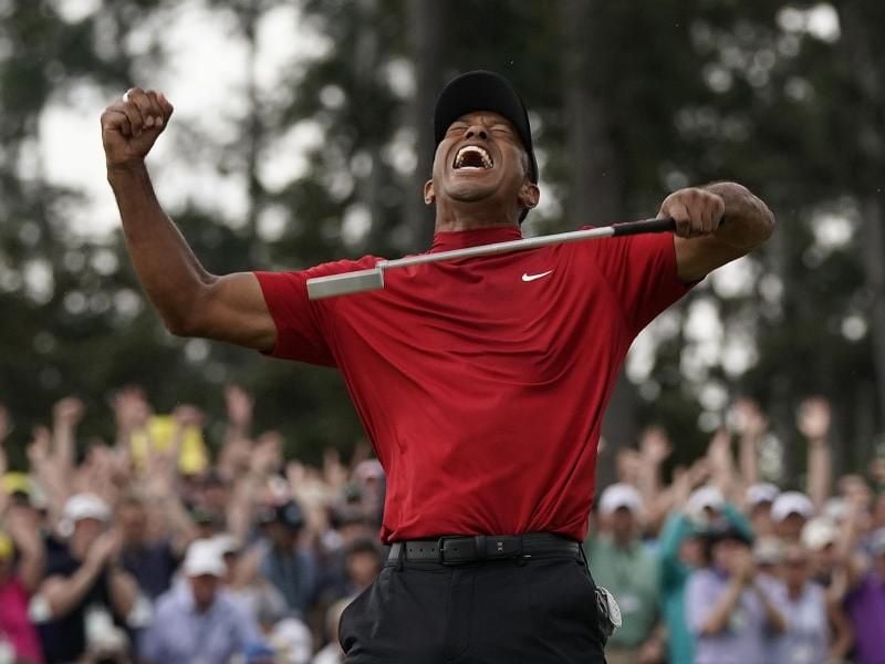 Tiger Woods jubelt über seinen Triumph in Augusta. Foto: David J. Phillip/AP