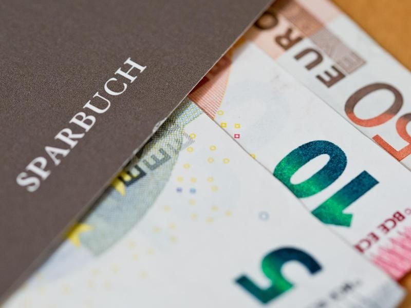 Banken und ihre Kunden leiden derzeit unter dem Zinstief. Foto: Daniel Karmann