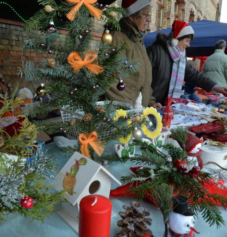 Auch in diesem Jahr laden wie hier in Frose wieder zahlreiche Orte rund um Aschersleben auf kleinen Weihnachtsmärkten zum Verweilen ein.