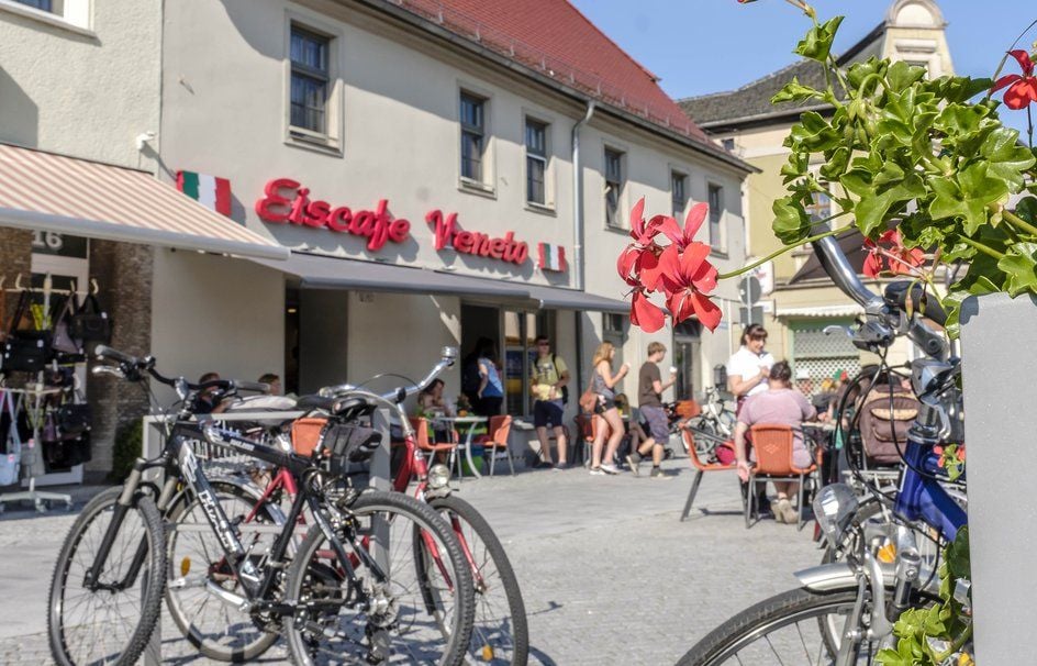 Famiie De Martin verkauft jetzt auch Eis in Coswig.