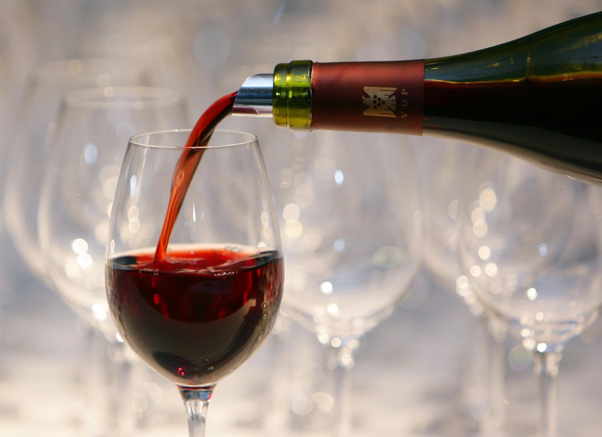 In einigen italienischen Haushalten ist Lambrusco aus dem Wasserhahn gesprudelt (Symbolbild).