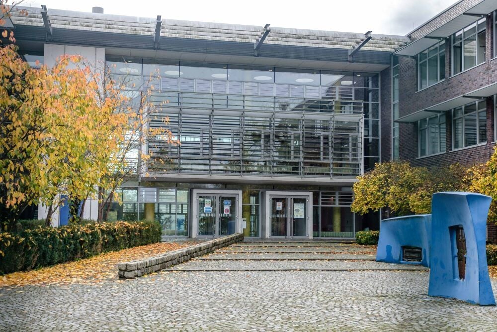 Am Berufsschulzentrum Mittelfeld war vor den Herbstferien eine Schülerin positiv auf das Corona-Virus getestet worden.