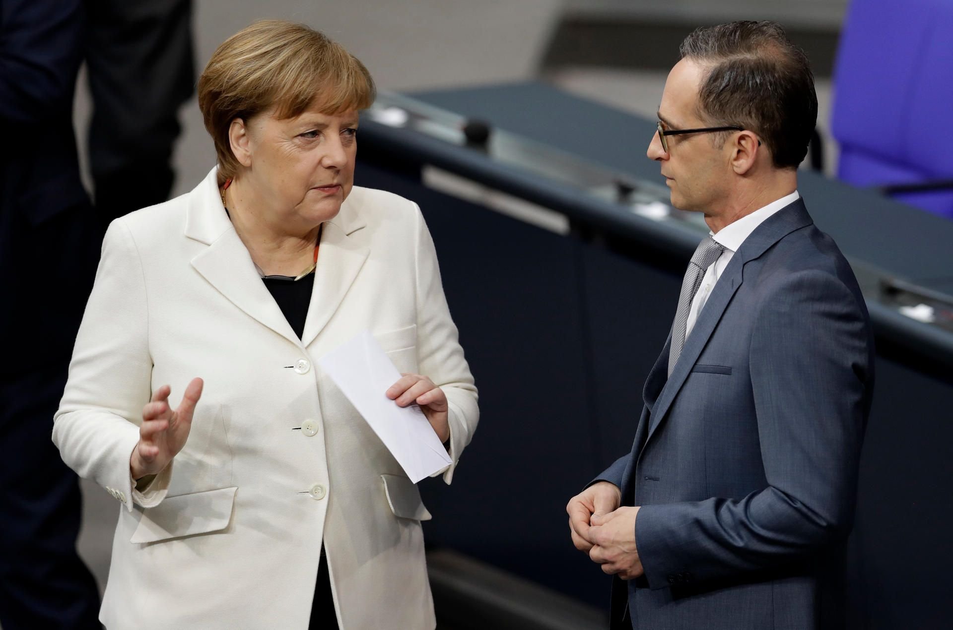 Bundeskanzlerin Angela Merkel und Außenminister Heiko Maas sprechen sich für eine politische Lösung im Syrien-Krieg aus.