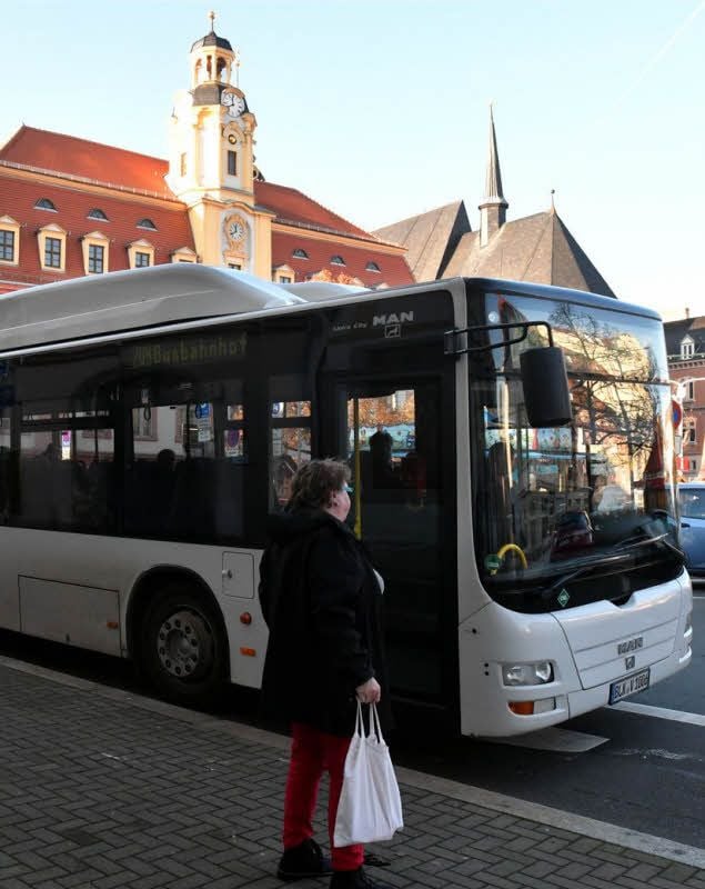 Eine Haltestelle direkt am Markt in der Leipziger Straße in Weißenfels gehört zu den Neuerungen des Fahrplanwechsels zu Beginn dieser Woche.