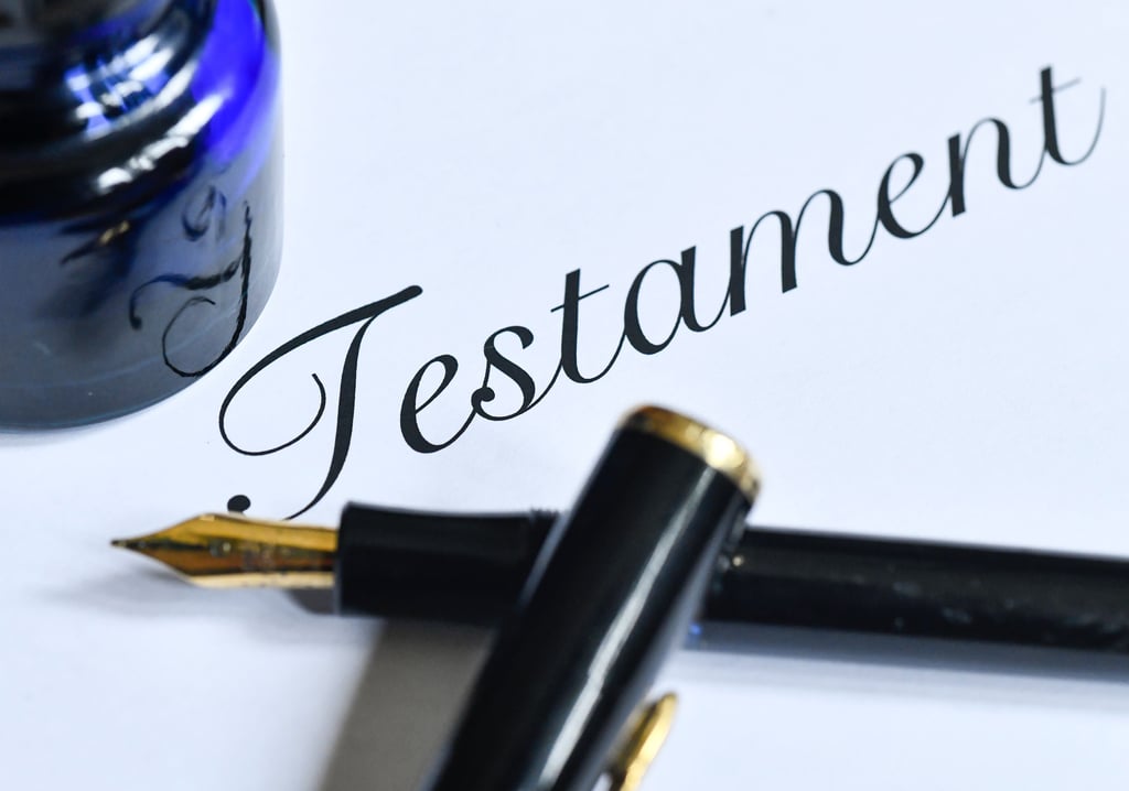 Zum Themendienst-Bericht von Sabine Meuter vom 10. Februar 2021: Ein Testament sollte immer möglichst eindeutig formuliert werden. Vor allem, wenn mehrere Dokumente existieren, kann das Missverständnissen vorbeugen.