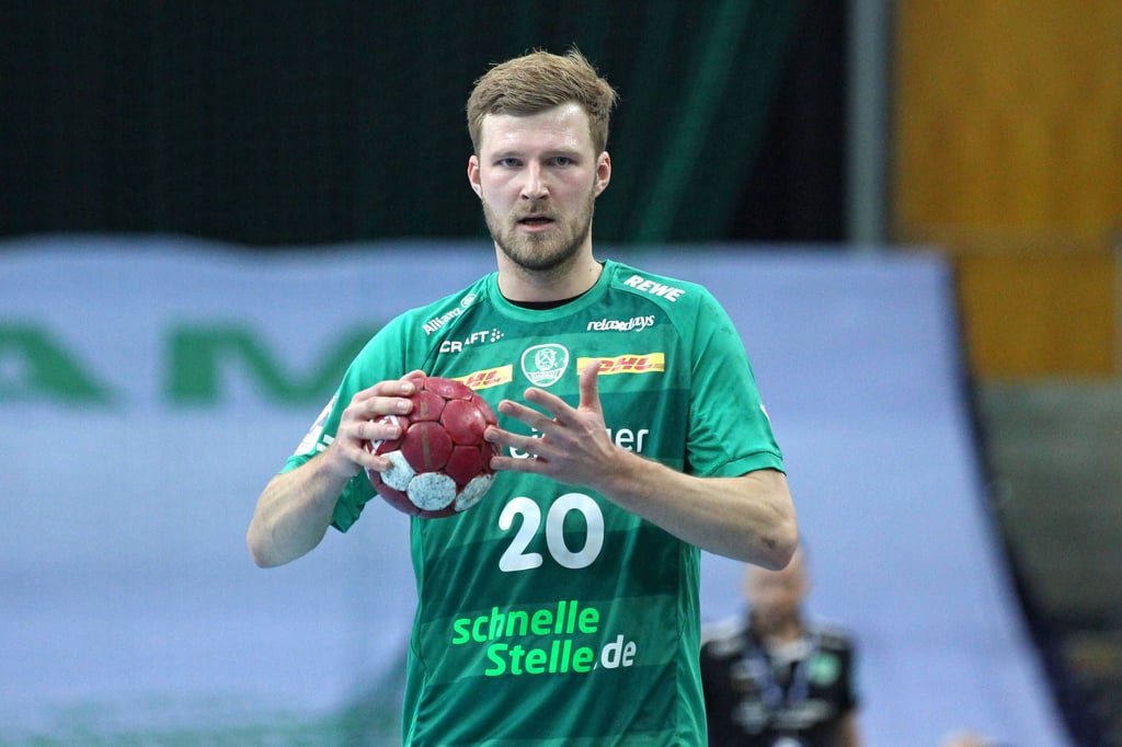 SC DHfK Leipzig vs. TVB Stuttgart, Liqui Moly HBL, 07.03.21 Handball, 1. Bundesliga, Saison 2020/ 2021, 20. Spieltag: SC DHfK Leipzig vs. TVB Stuttgart am 07.03.21 in der Quarterback Immobilien Arena Leipzig. Im Bild: Philipp WEBER 20, SC DHfK Leipzig *** SC DHfK Leipzig vs TVB Stuttgart, Liqui Moly HBL, 07 03 21 Handball, 1 Bundesliga, Season 2020 2021, 20 Matchday SC DHfK Leipzig vs TVB Stuttgart on 07 03 21 at Quarterback Immobilien Arena Leipzig In the picture Philipp WEBER 20, SC DHfK Leipzig Copyright: xBEAUTIFULxSPORTS/JanxKaeferx