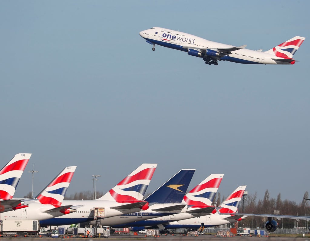 Seit Monaten sind Reisen ins Ausland für Britinnen und Briten nur in Ausnahmefällen erlaubt - etwa bei medizinischen Notfällen, Beerdigungen oder für die Arbeit.