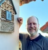 Jens Kaßmann vertreibt nicht nur Honigprodukte, er wirbt auch für mehr Hilfe für Bienen und Insekten. Und er will mit Praxistipps anderen Händlern und Dienstleistern beim Aufbau von Onlineshops helfen. 

