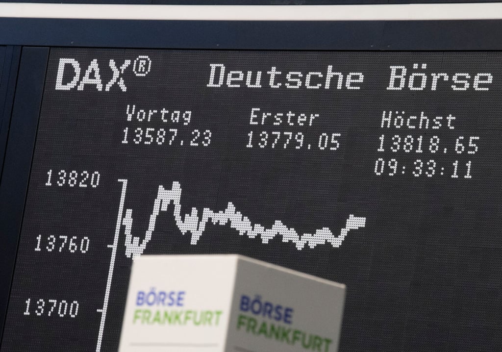Die Menschen im Euroraum sind einer Analyse zufolge in Summe so reich wie nie - und am meisten gespart wird mit weitem Abstand in Deutschland.