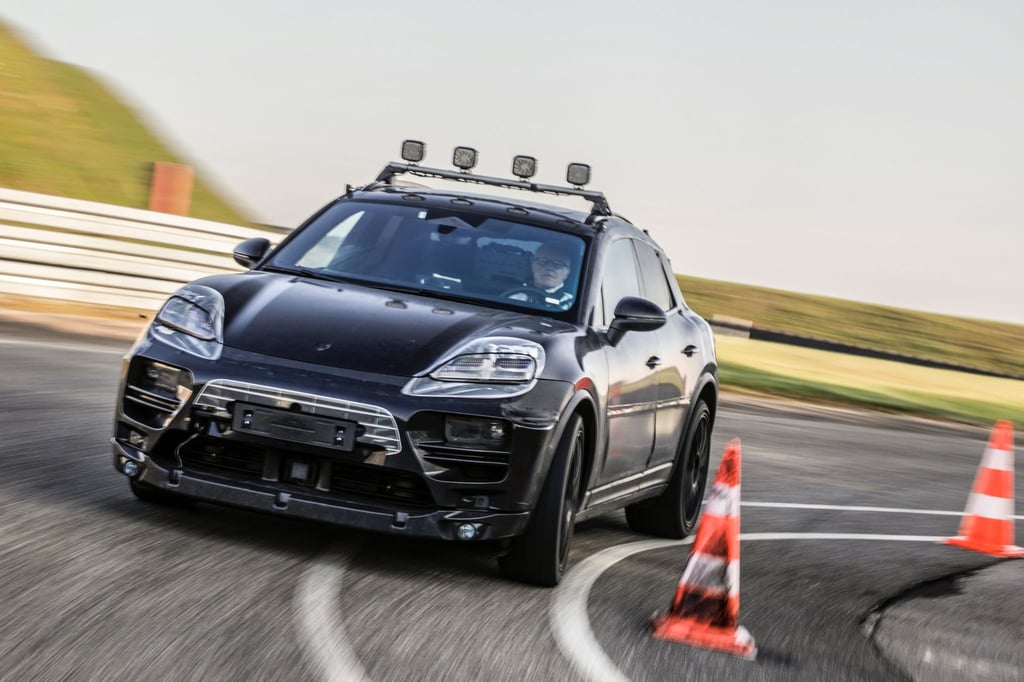 Porsche will 2023 die zweite Generation des Macan starten und spult mit Prototypen viele Testkilometer ab.