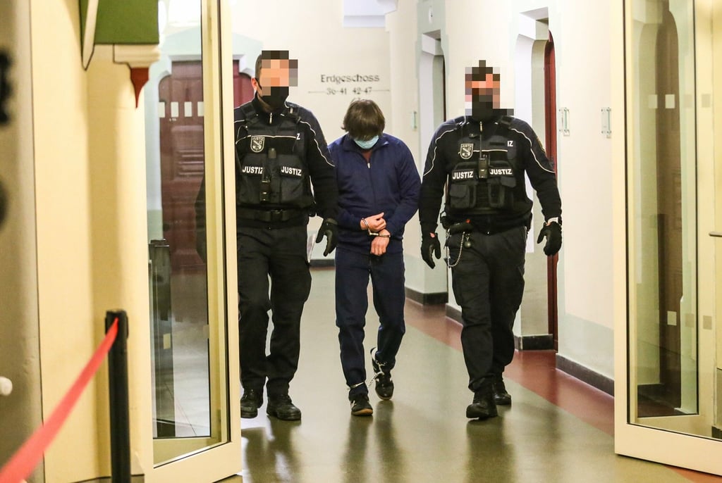 Der 31-Jährige steht wegen Mordes und Kindesmissbrauch vor Gericht.