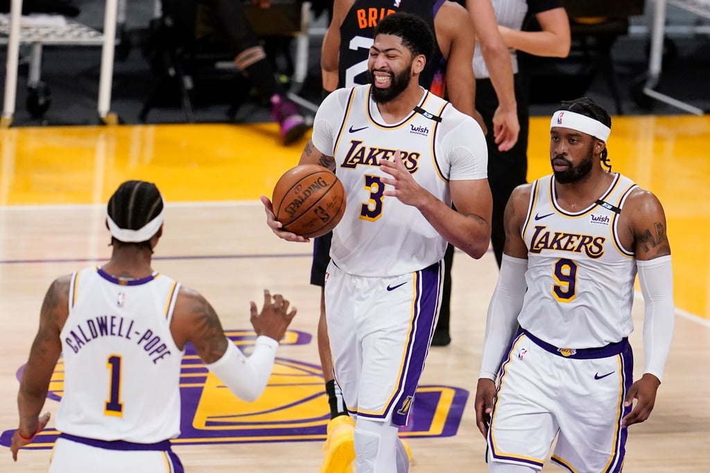 Überragte beim Lakers-Sieg gegen die Phoenix: Anthony Davis (M).