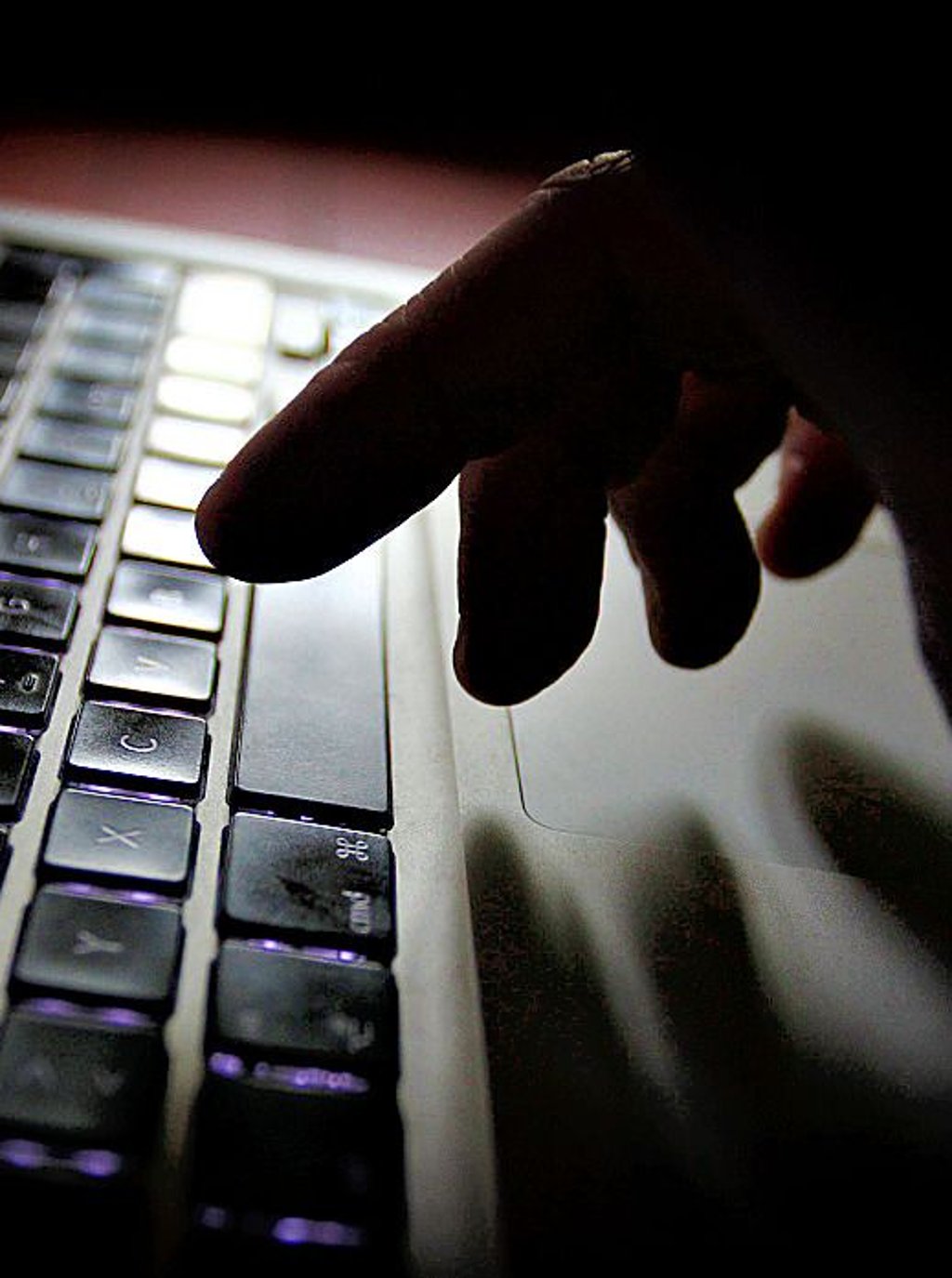 Sexueller Missbrauch passiert häufig im Internet.
