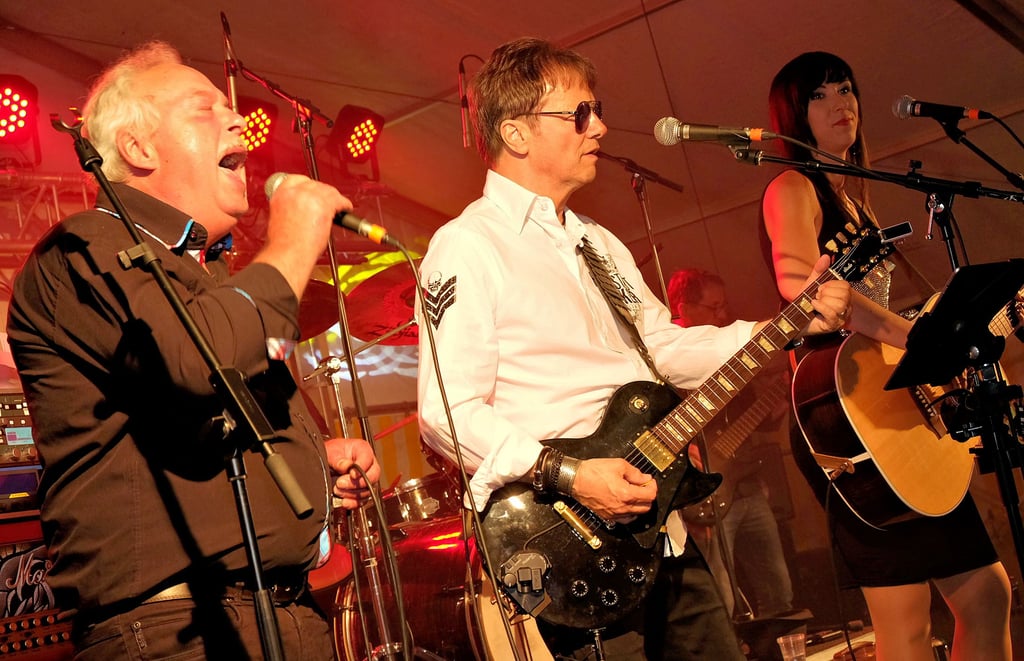 Die Neuauflage des Band-Events ?Rocklegenden des Harzes" in Hüttenrode fällt ein zweites Mal Corona bedingt aus. Damit gibt es auch kein Wiedersehen mit den Musikern vom Wernigeröder Projekt ?Bandfever" um Peter "Pepe Brüll" Meyer, Wolfgang Menger und Annika Stock (von links). Hier bei ihrem Auftritt im Mai 2018 in der Hüttenröder Kirche.