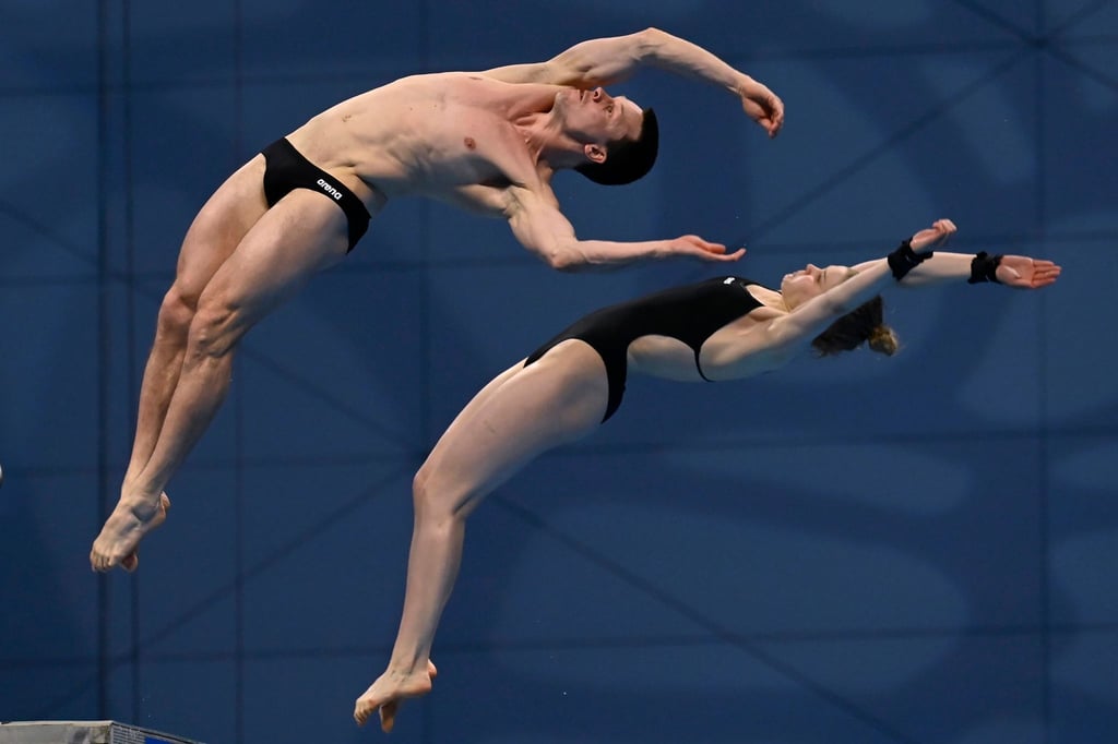 Patrick Hausding (l) und Christina Wassen beim Mixed-Synchronspringen.