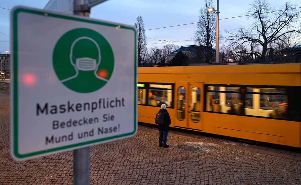 Wer sich an Regeln wie Abstand und konsequentes Tragen einer FFP2-Maske halte, hat laut jüngsten Studienergebnissen kein erhöhtes Risiko.
